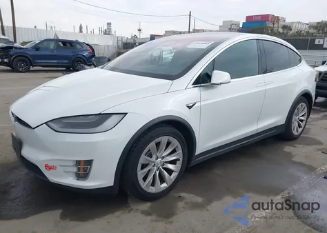 2018 Tesla Model X 100D/75D/P100D z USA, uszkodzony, nr VIN 5YJXCBE26JF092035